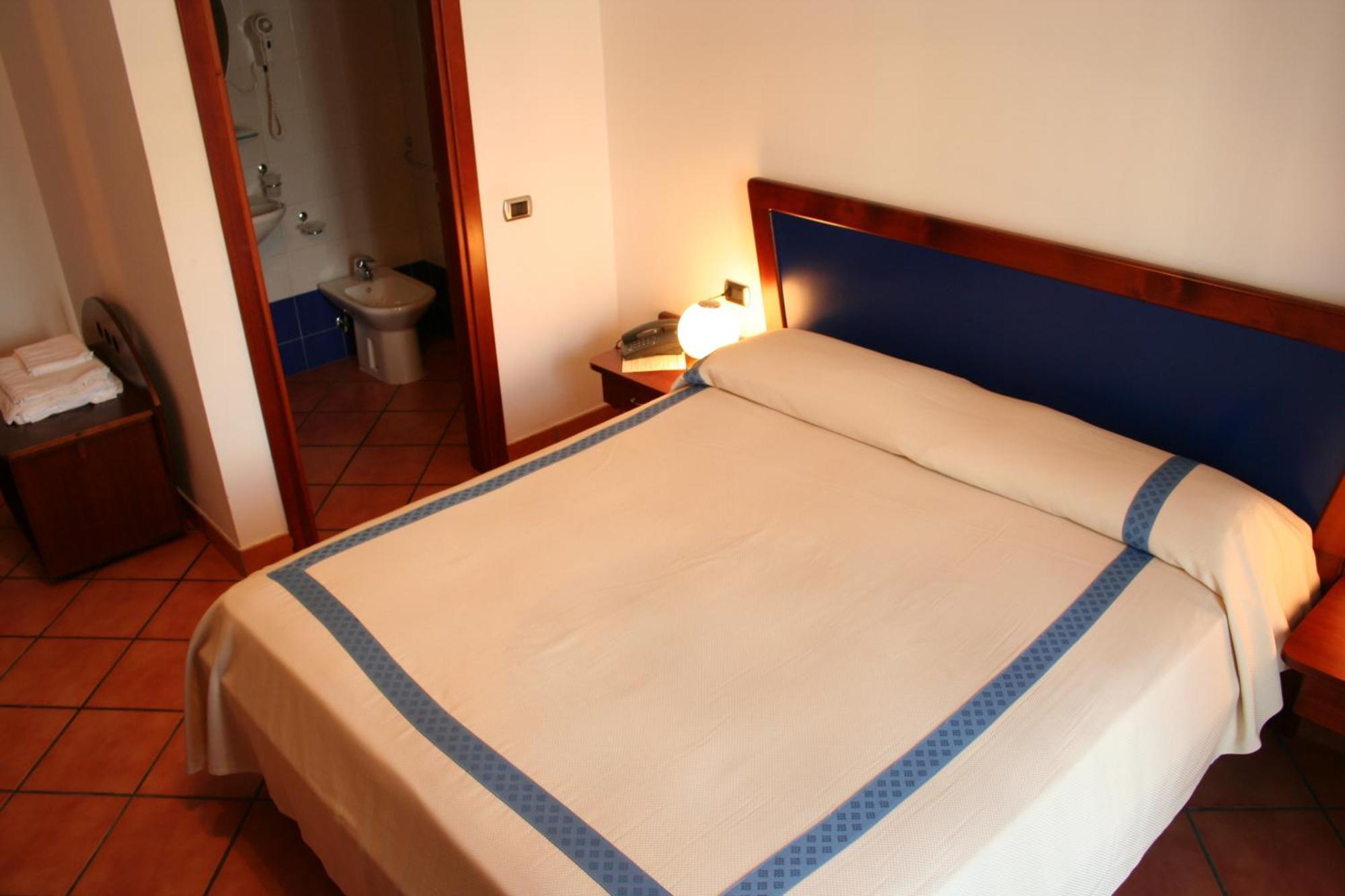 Hotel Locanda Dei Trecento ซาปรี ภายนอก รูปภาพ