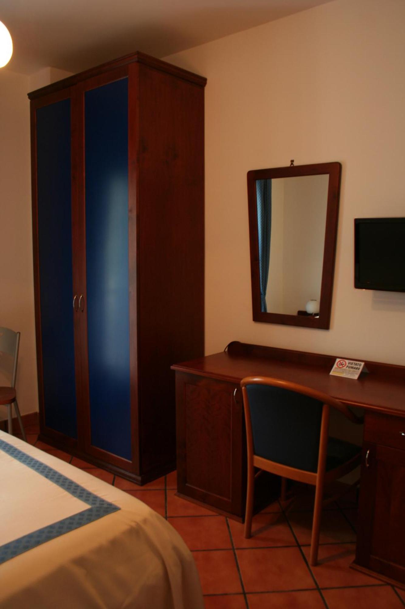 Hotel Locanda Dei Trecento ซาปรี ภายนอก รูปภาพ