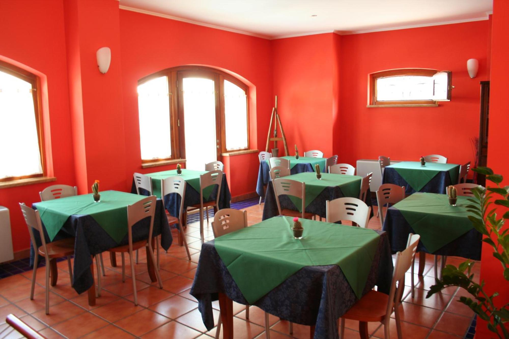 Hotel Locanda Dei Trecento ซาปรี ภายนอก รูปภาพ