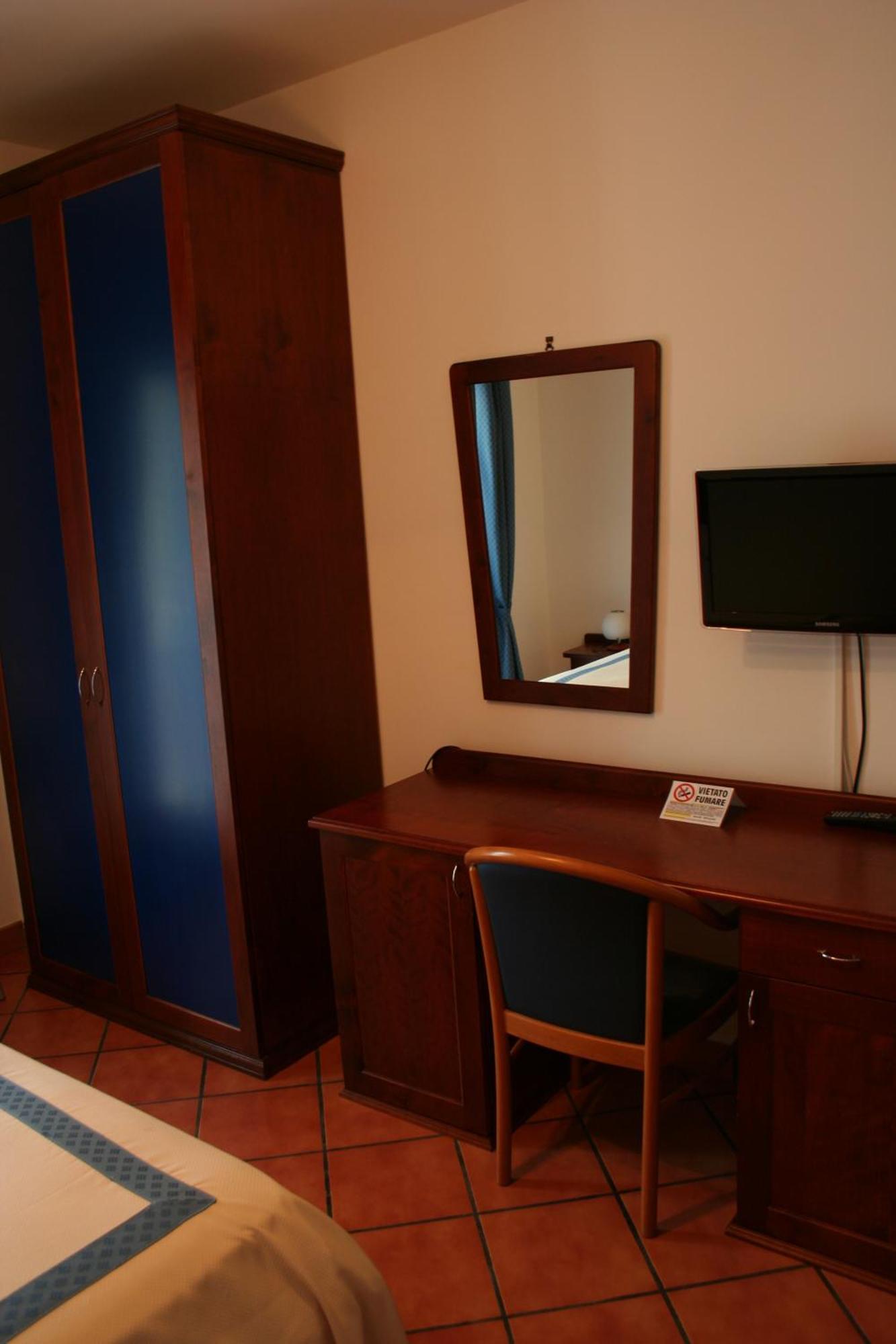 Hotel Locanda Dei Trecento ซาปรี ภายนอก รูปภาพ